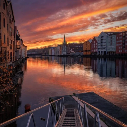 او هم بار سفر بست